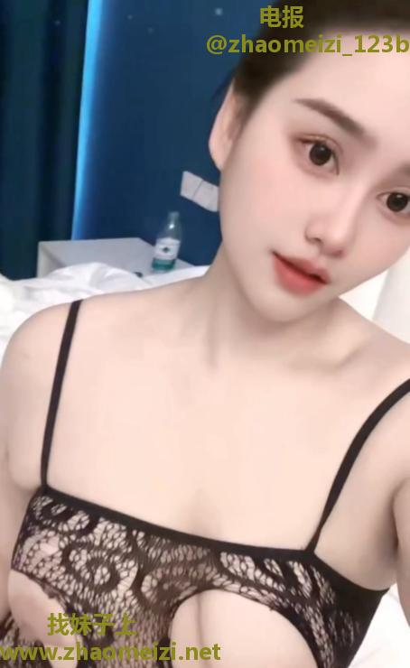 风骚巨乳小姐姐