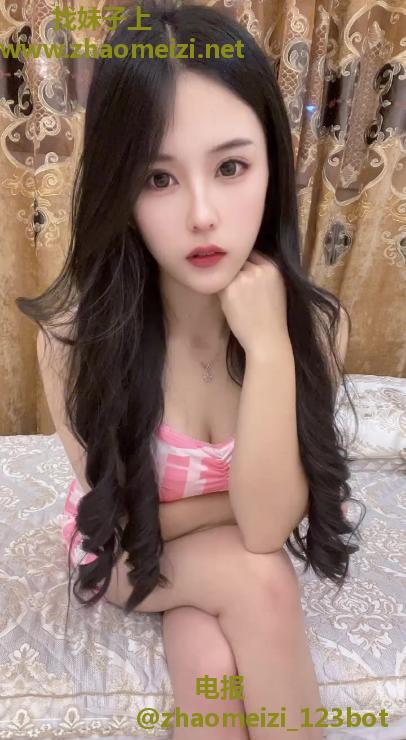 黑丝大长腿楠楠