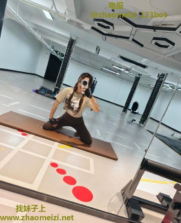 滘口大胸少妇淡淡