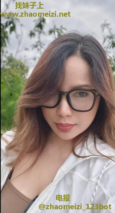 滘口大胸少妇淡淡