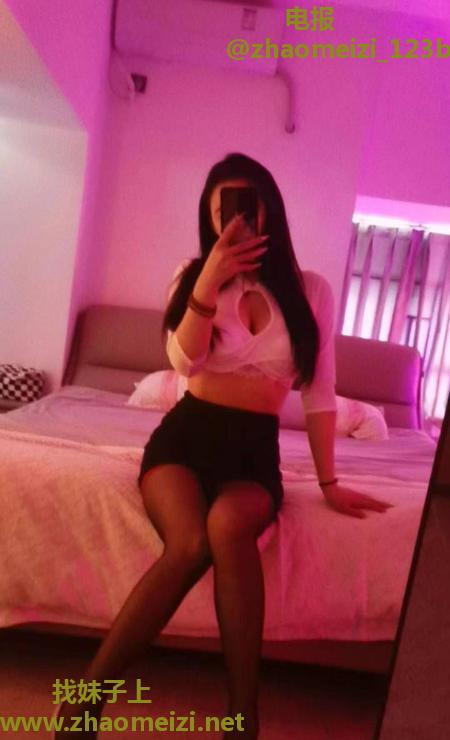 大胸性感小姐姐