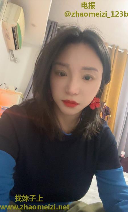 戴眼镜的风骚少妇