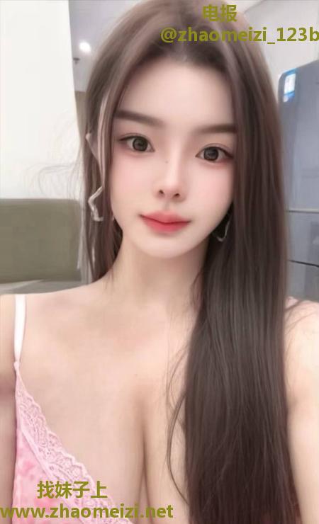 白嫩巨乳翘臀骚梦瑶