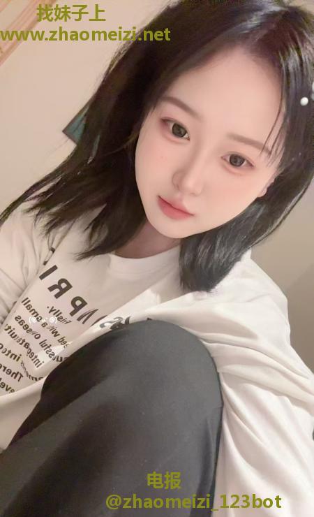 大胸纯欲小姐姐