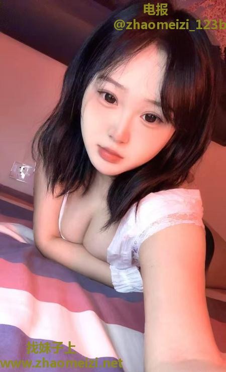 大胸纯欲小姐姐