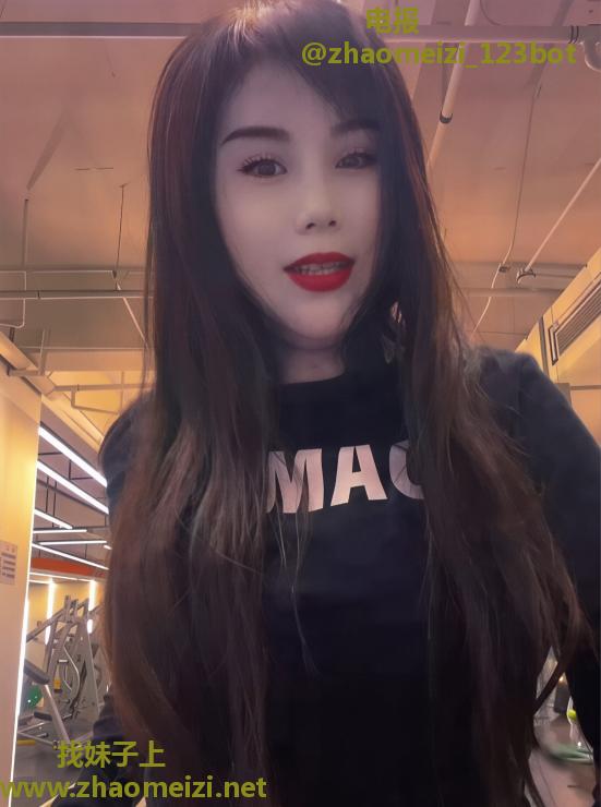 爱健身的大奶熟女