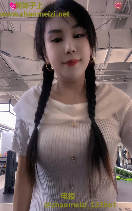 爱健身的大奶熟女