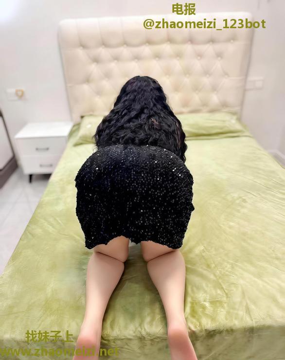 滨江肥臀骚货春节不休