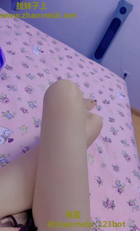 二刷浦东骚妹子小爱茜