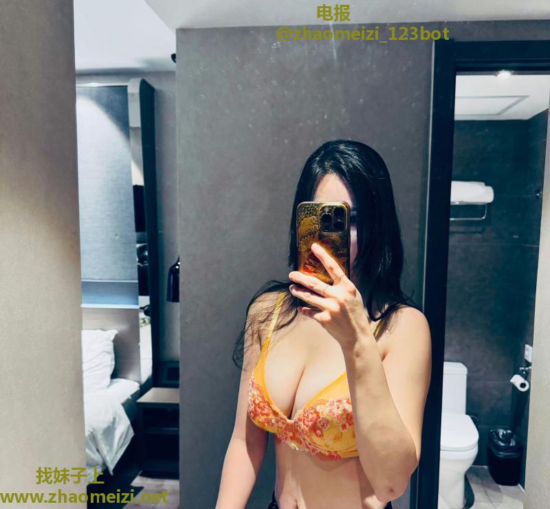 过年不打烊大胸妹