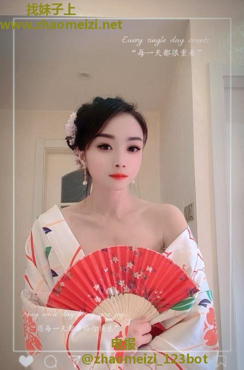 春节不打烊小姐姐