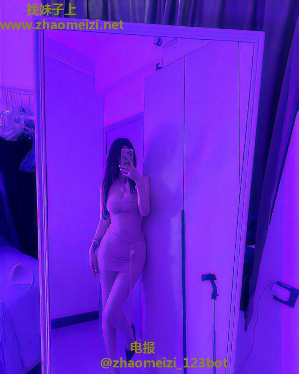 东门黑丝长腿叶子