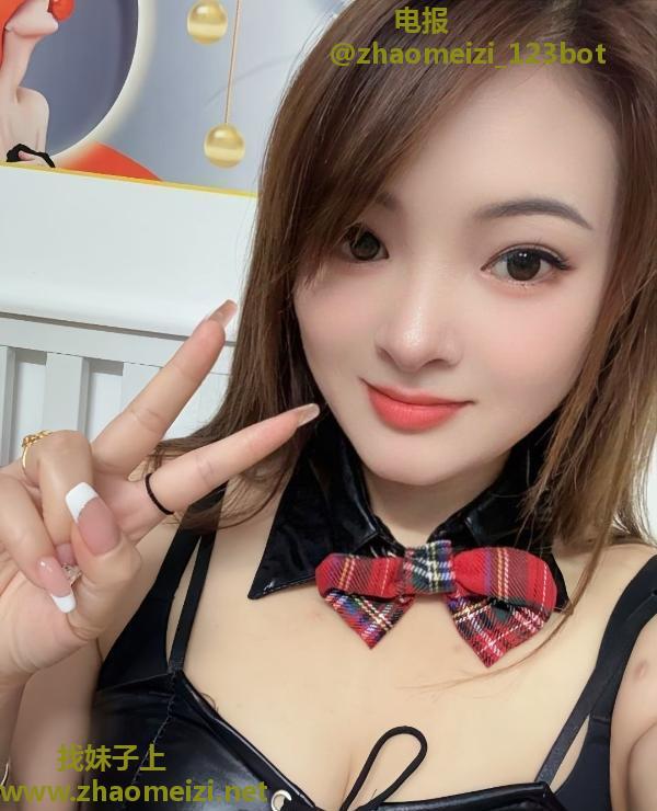 龙岗翘臀骚女雨桐