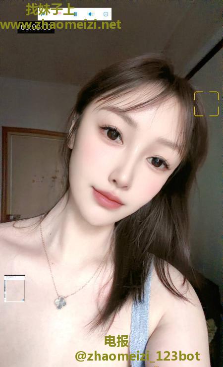 前凸后翘大胸茶茶