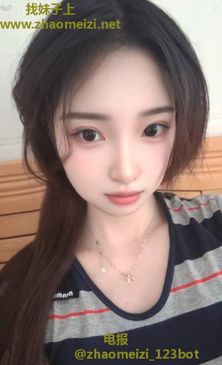 大胸性感情趣妹