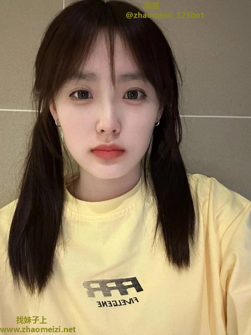 台江区冷白皮小萝莉