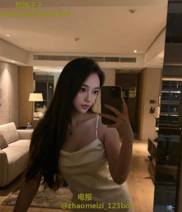 白嫩丰满兼职新人