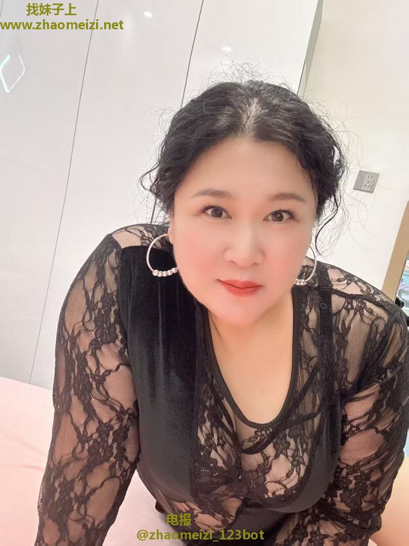 大胸肥臀BBW熟女