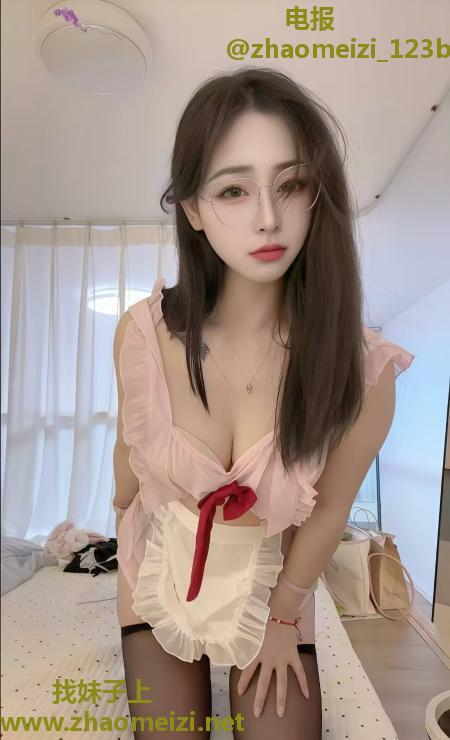 情趣制服大奶骚妹