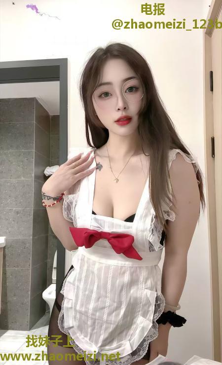 情趣制服大奶骚妹