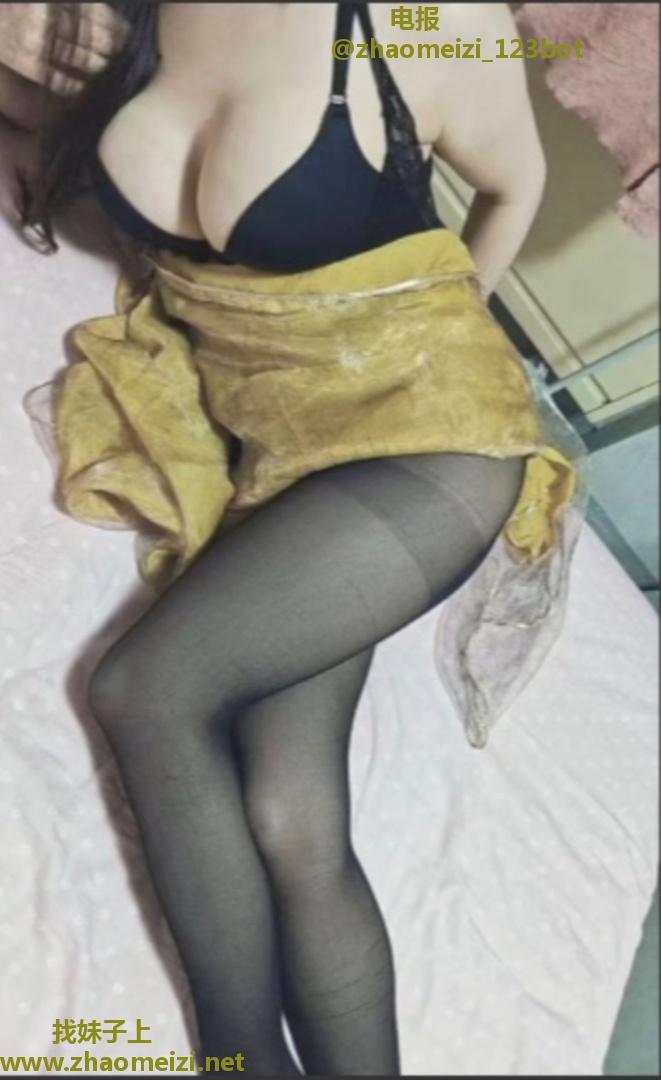 高颜值大臀模特