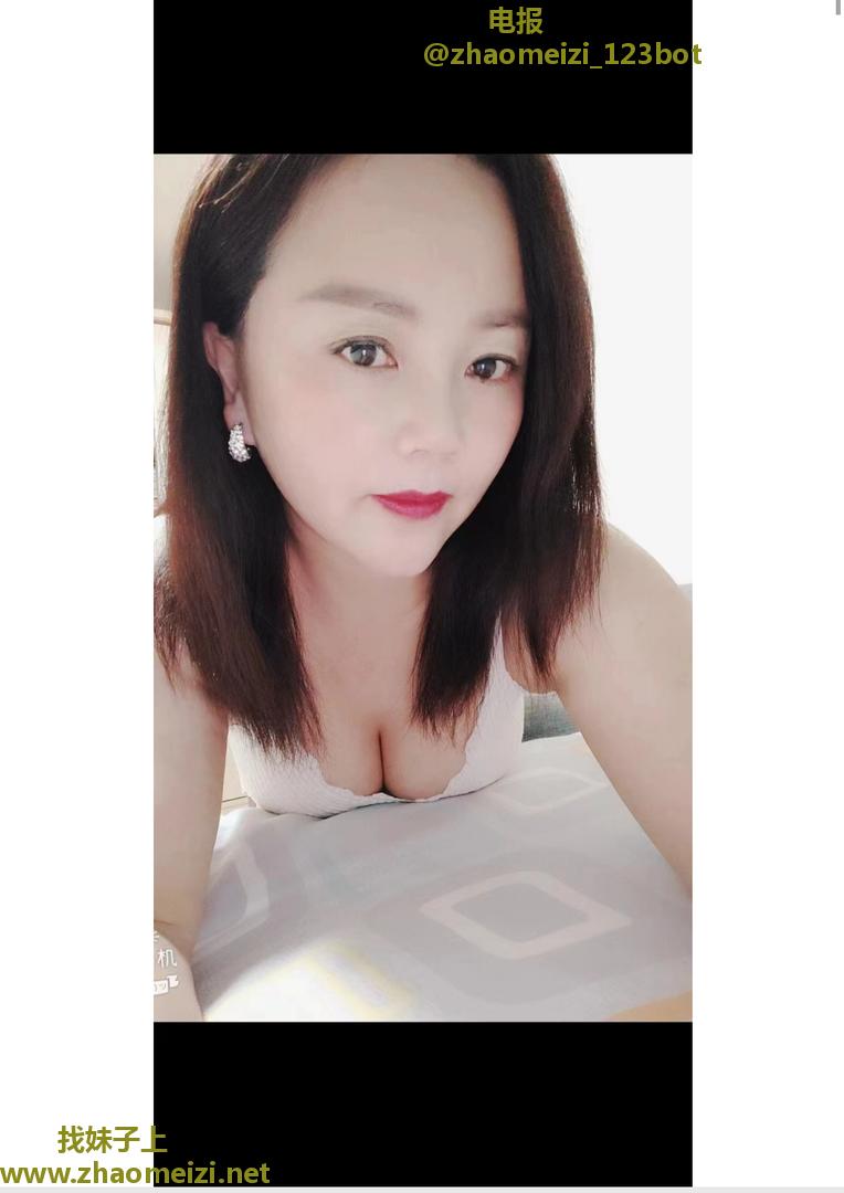 前凸后翘性价比骚少妇