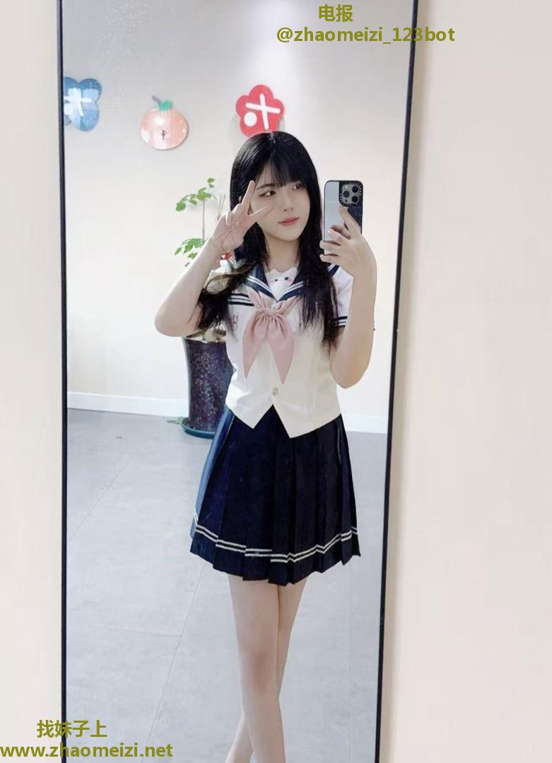 性感大胸嫩妹子