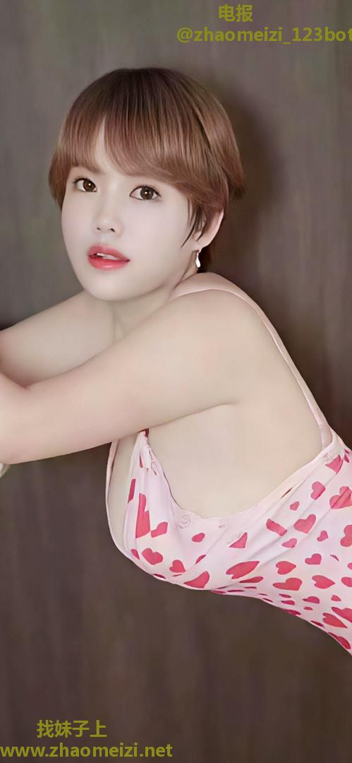 秦淮后入大奶骚货