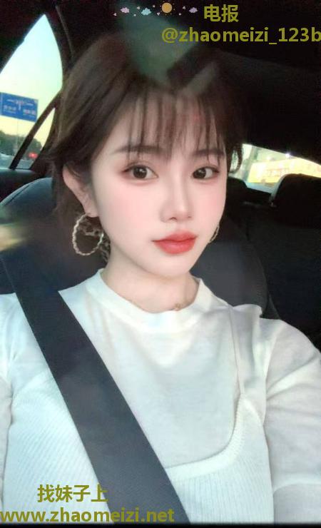 新发现的全能型骚御姐