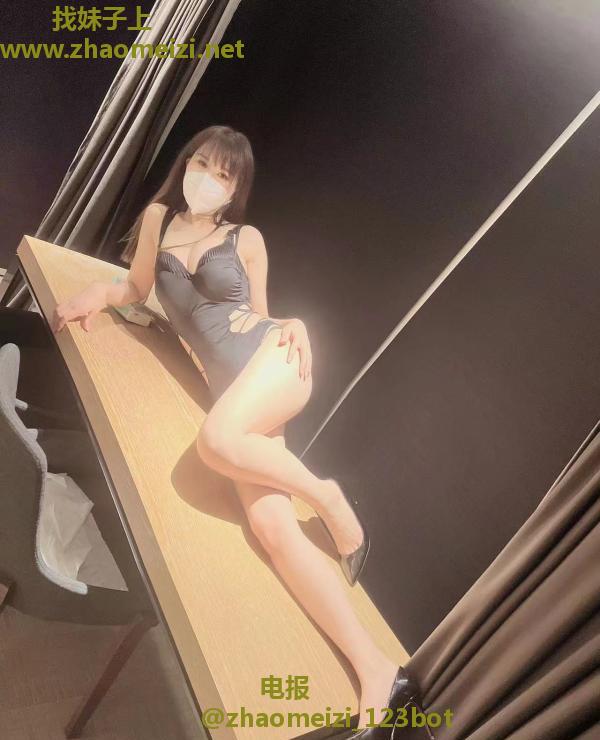 可拍视频大长腿美女