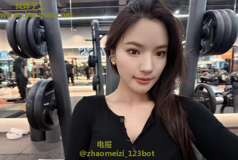 一字马私教安妮