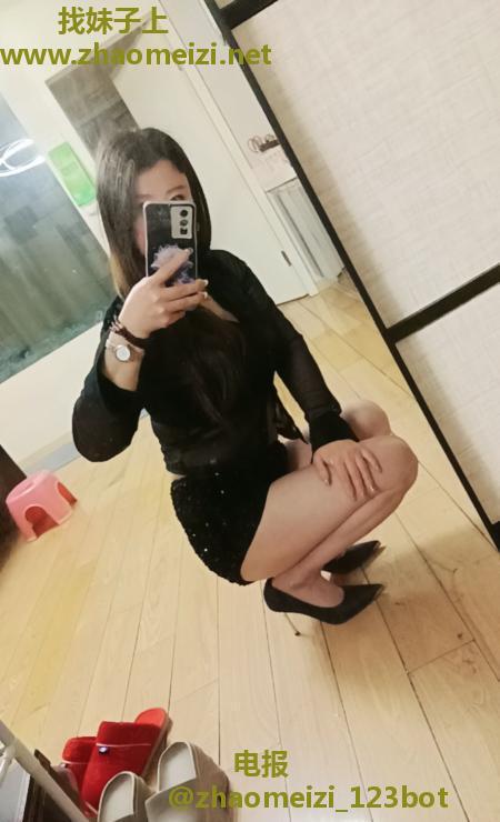 个人气质大奶小御姐