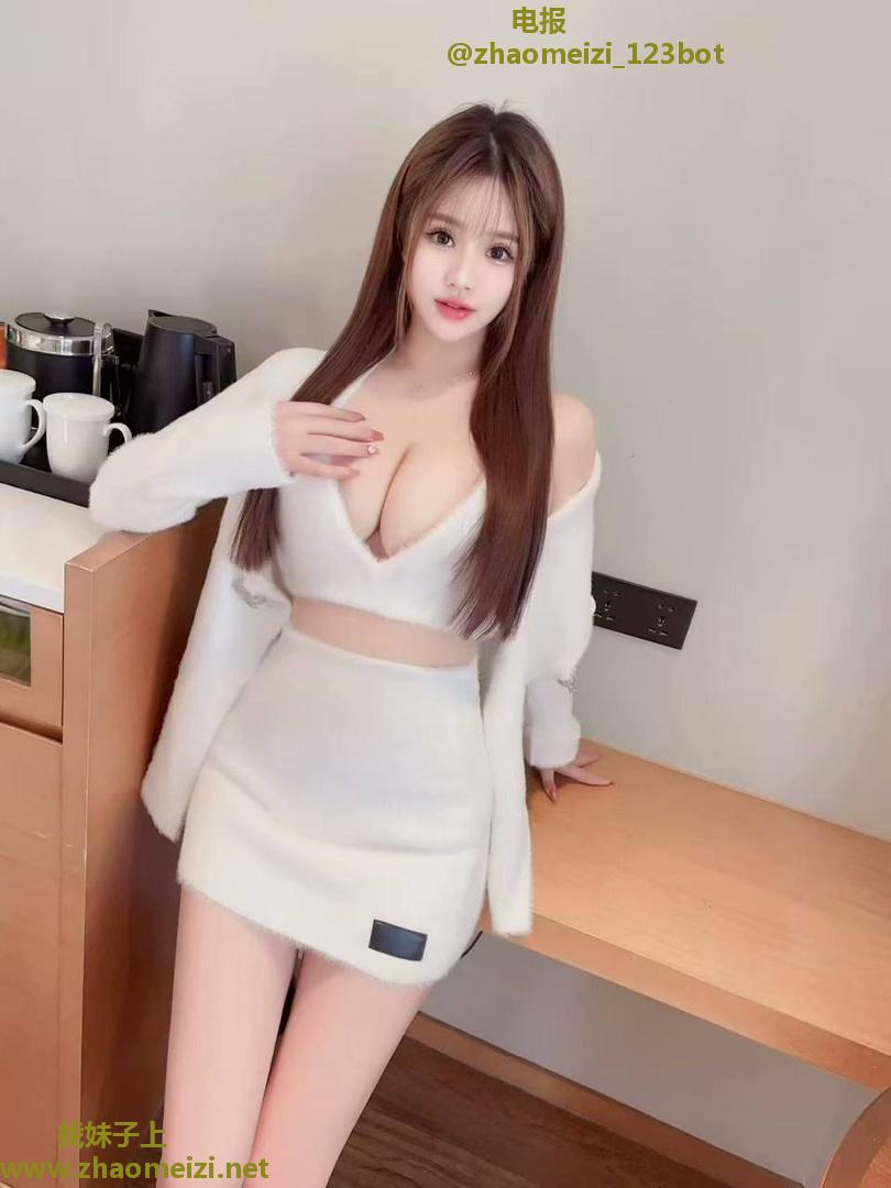 附近人加的嫩妹