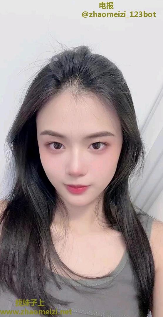 气质纯欲风小姐