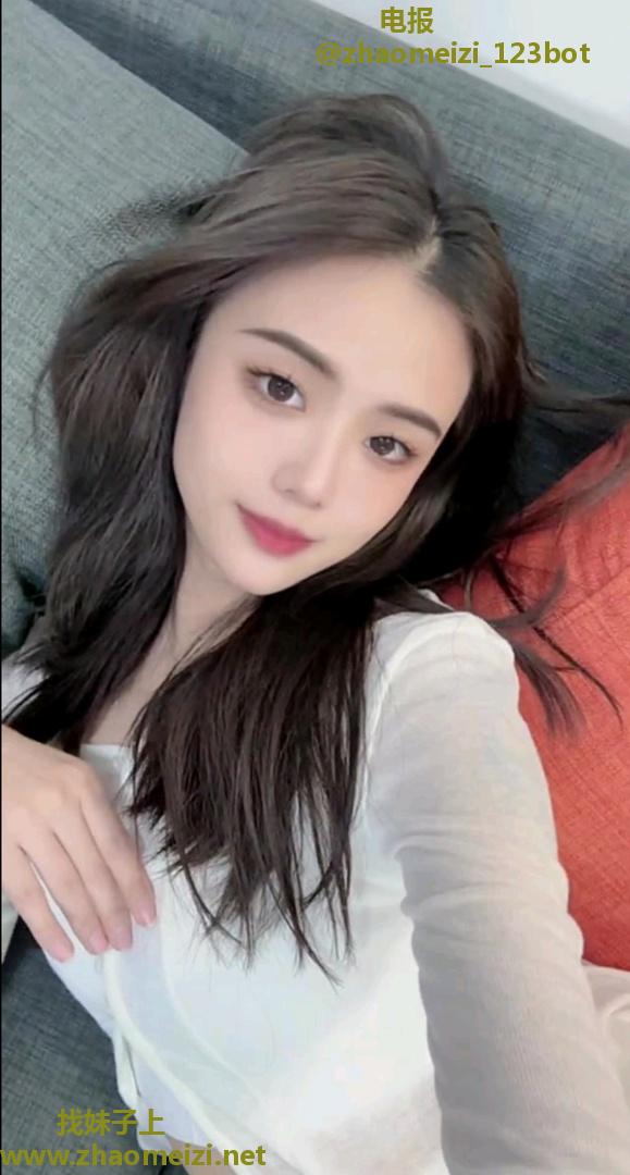 气质纯欲风小姐