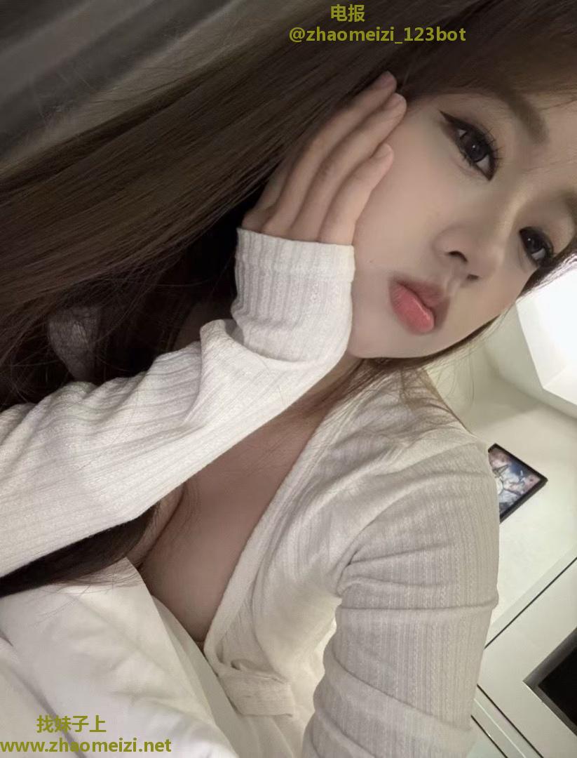 太原颜值女友前凸后翘