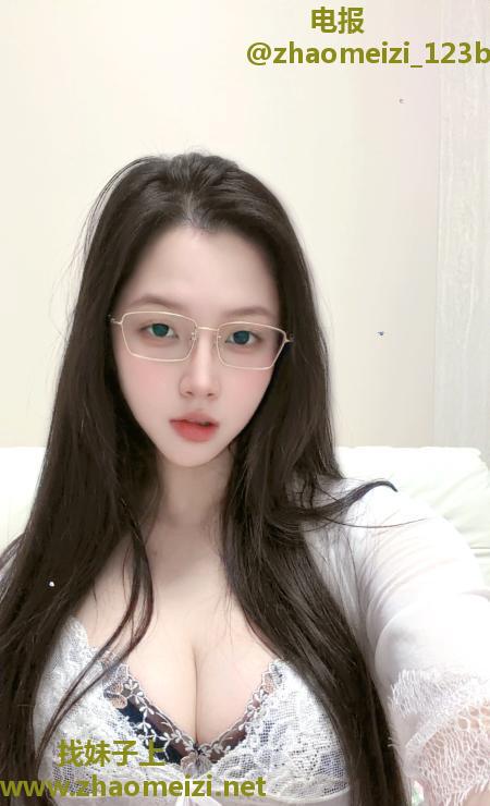 高挑反差明媚儿