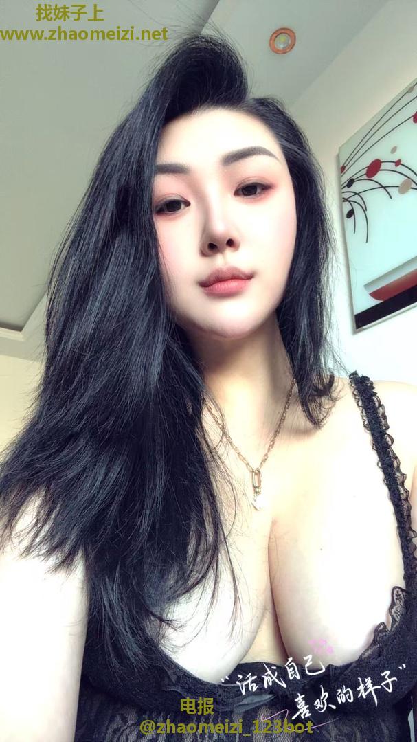 丰乳翘臀大波少妇