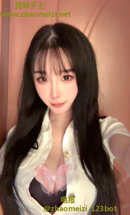 翘臀乐乐小女友