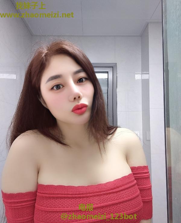 肥胸翘臀三通姐姐