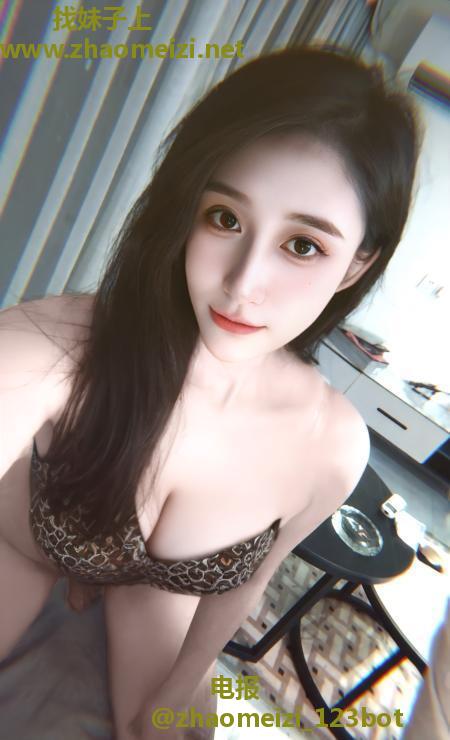 可拍AV舌吻骚妇