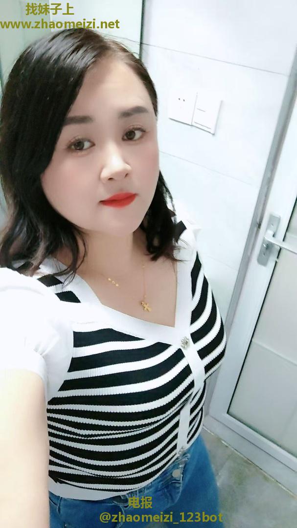 三亚大胸熟女馨馨