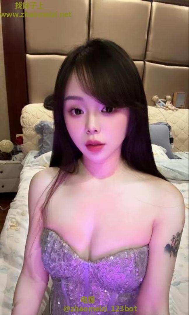 美女水多粉嫩胸大逼紧