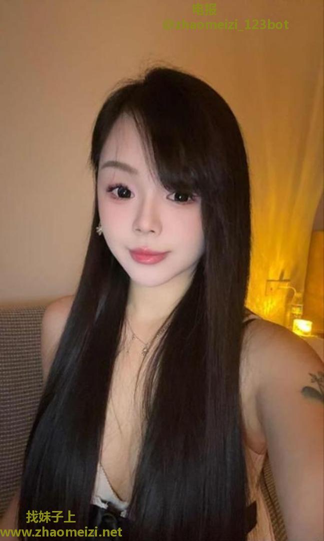 美女水多粉嫩胸大逼紧