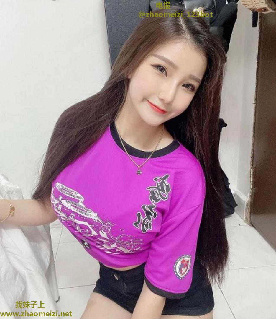 性感妩媚身材好月儿