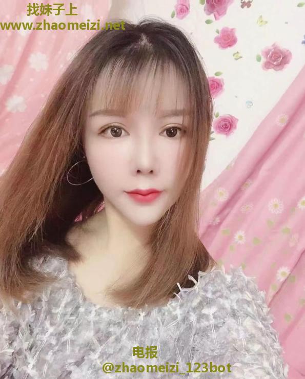 双飞眼镜儿妹妹和闺蜜