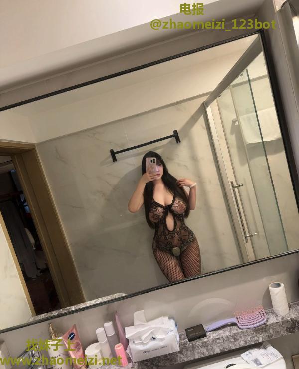 丰满大奶妹钰钰