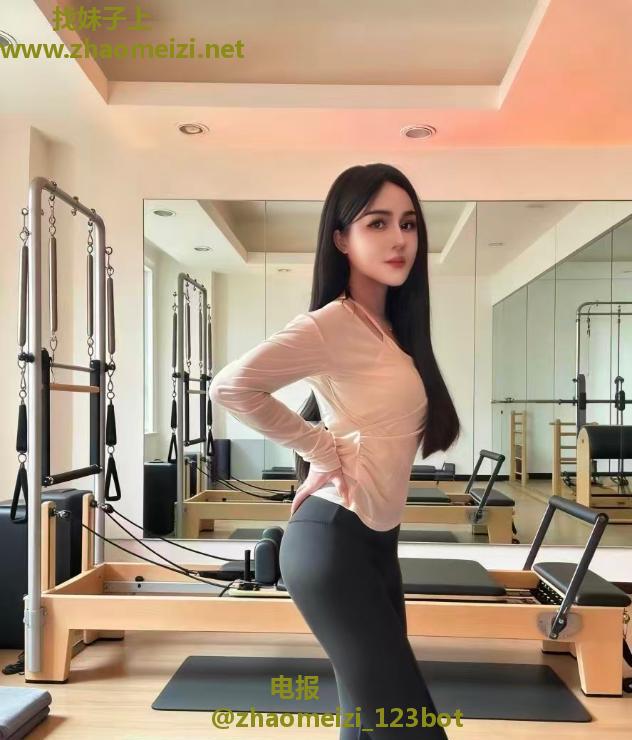 瑜伽裤维族小美