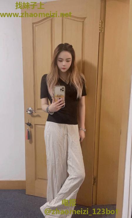 肤白大胸丰满妹子