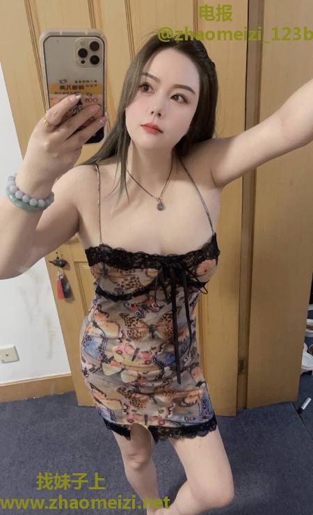 肤白大胸丰满妹子